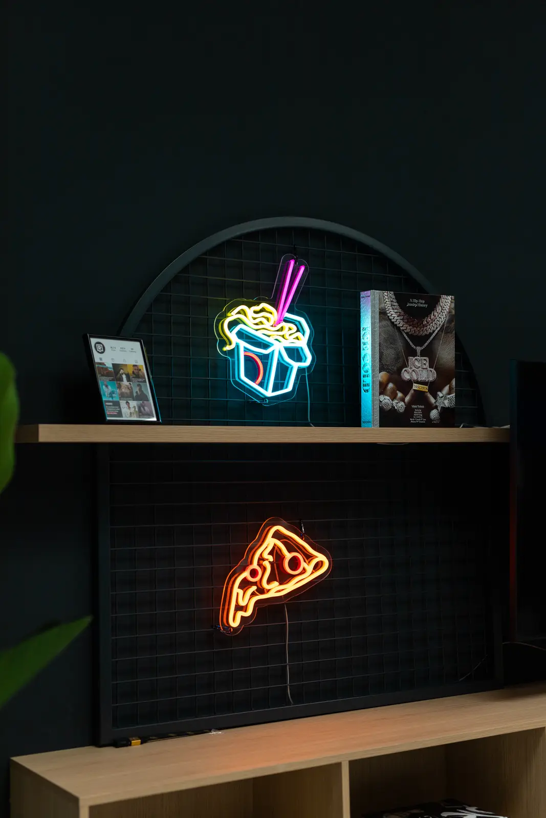 Neon-Dekorationen bei Refresher – Projekt von Neonworld