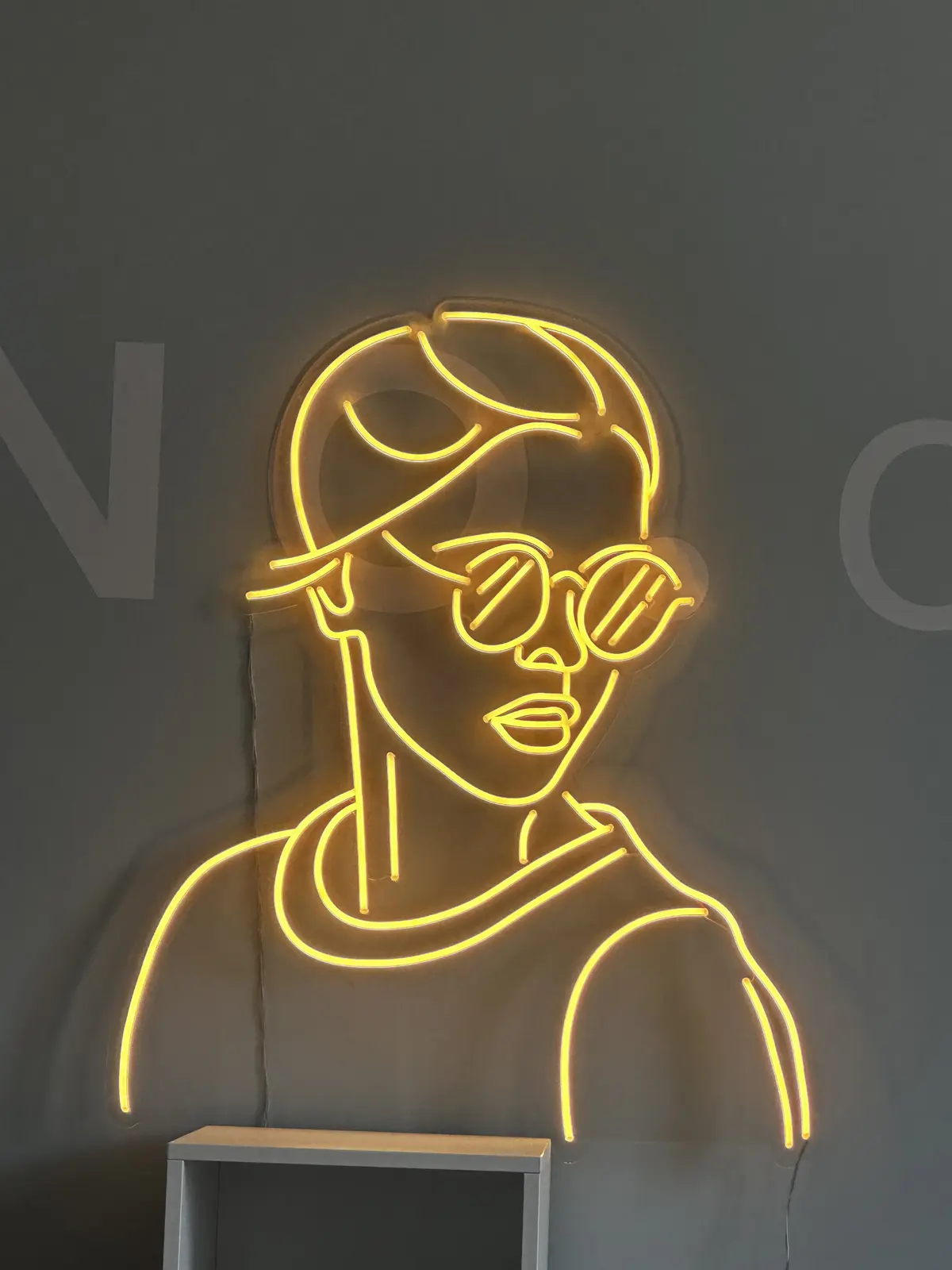 Neon-Gesicht – gelb – Projekt von Neonworld