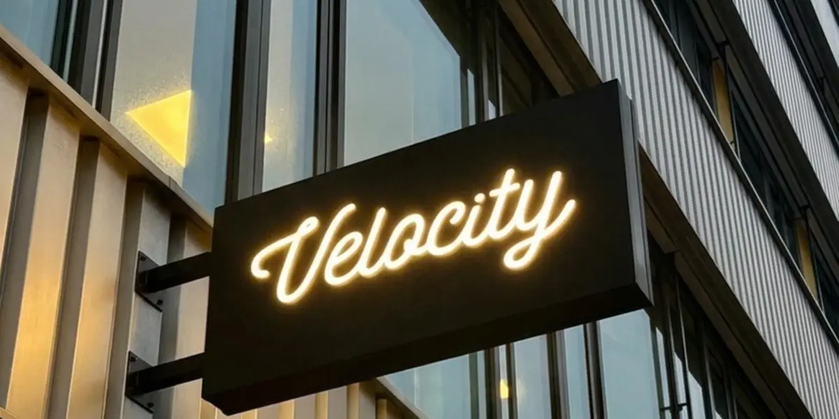 Leuchtausleger – Velocity